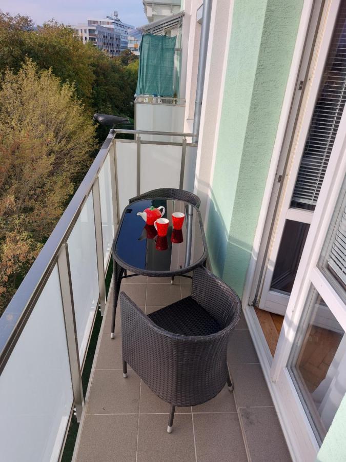 Apartman Merry Bratislava Exterior foto